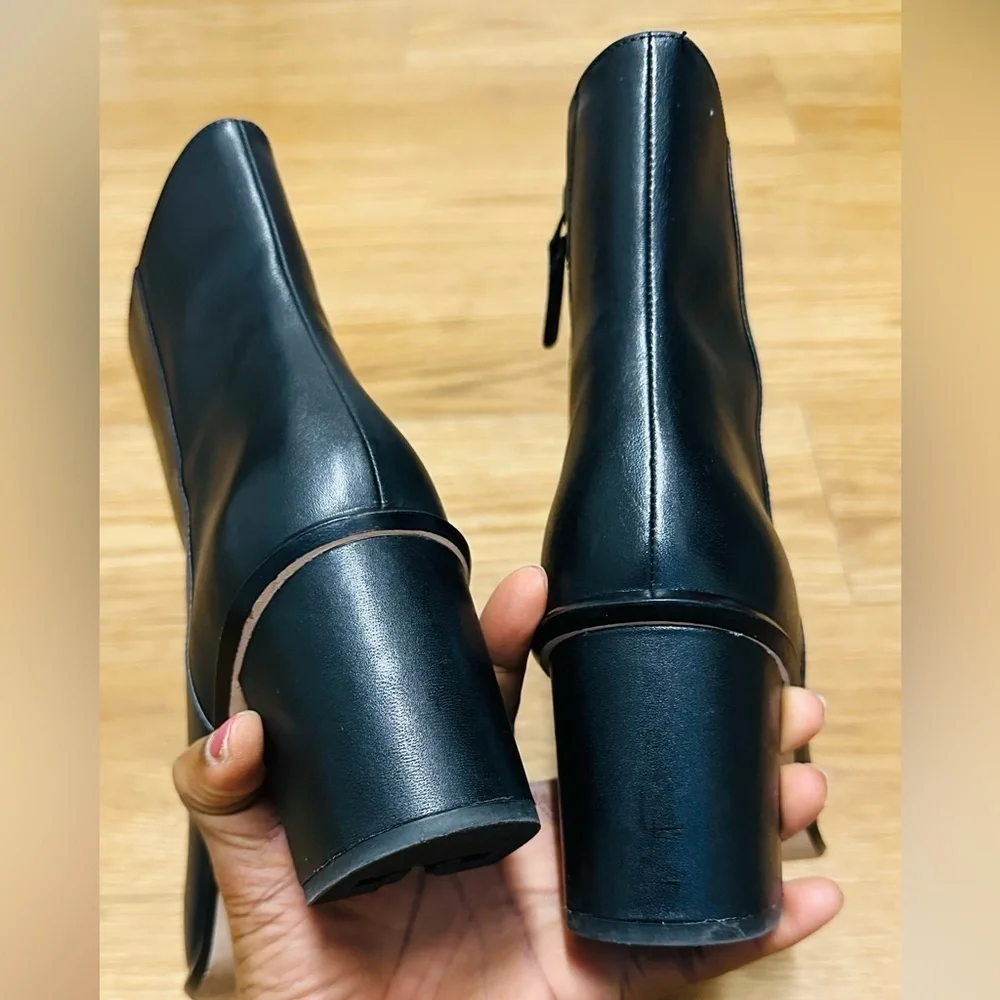 Tory Burch  HEELED BLACK ANKLE LEATHER BOOT